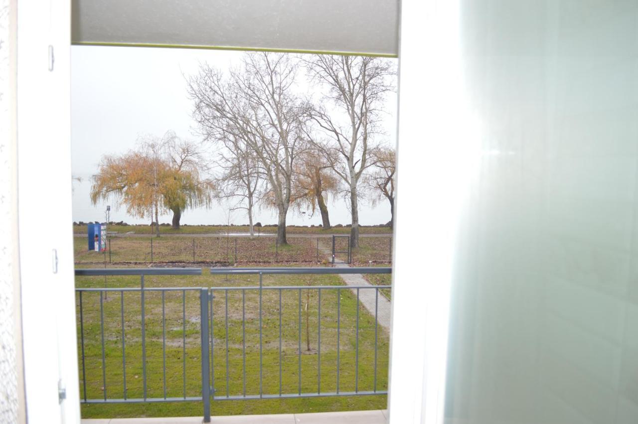 Siófok Ezüstpart Granada 2 Közvetlen Vizparti Apartman Apartamento Exterior foto